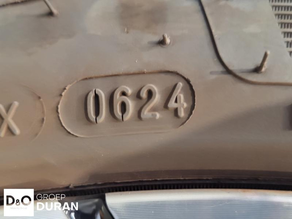 47094395-48.jpg