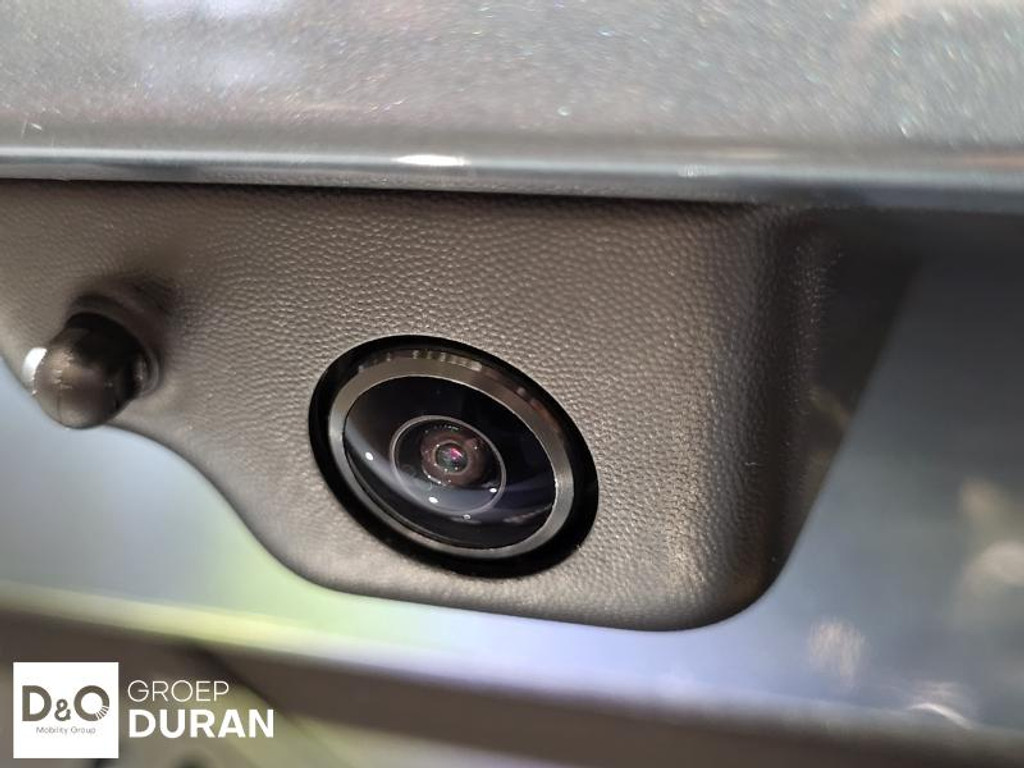 52949353-3.jpg