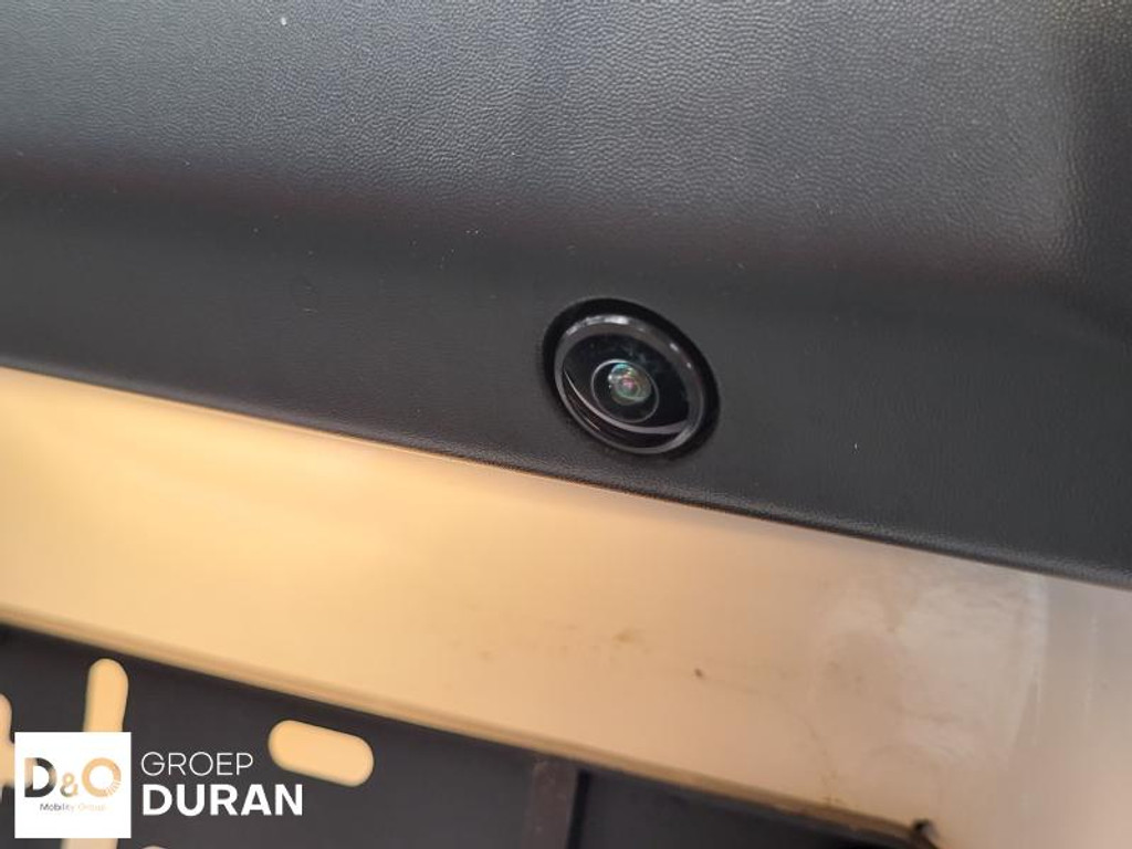 52971577-3.jpg