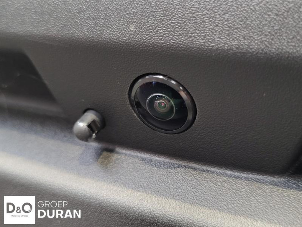 53231810-3.jpg