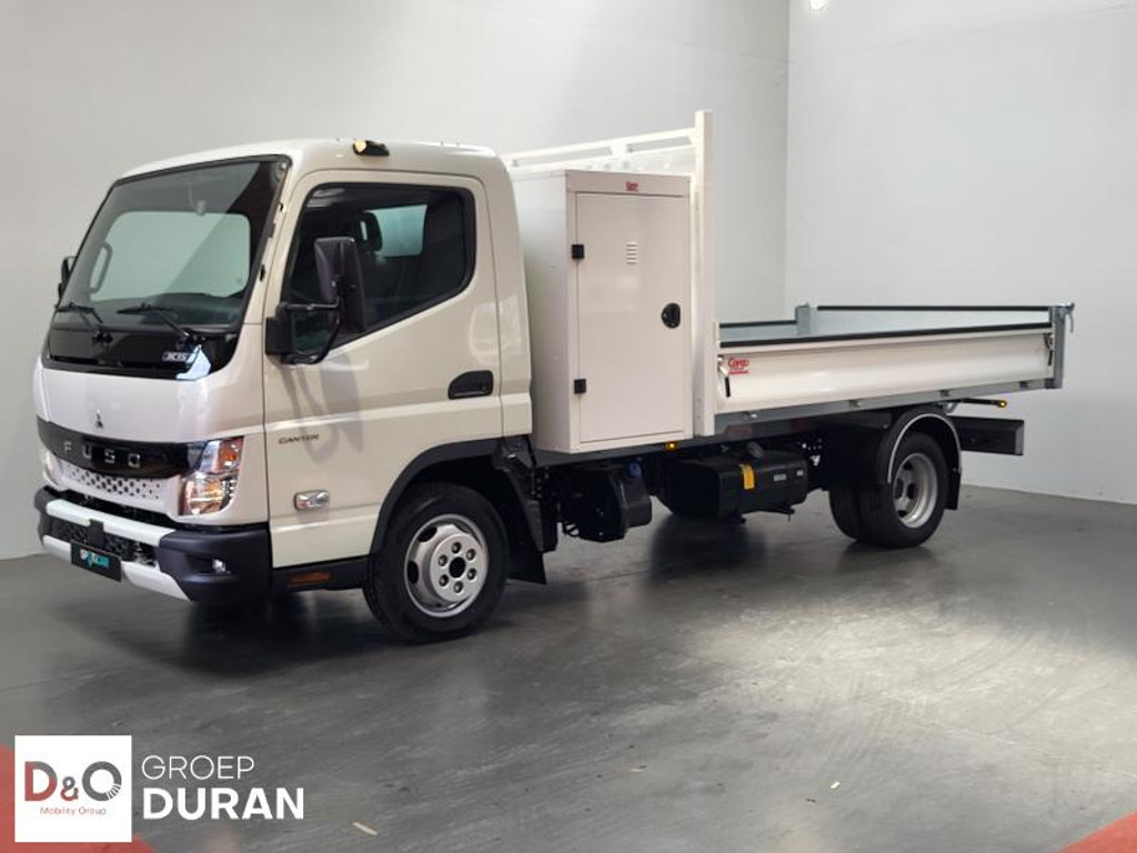 53273444-1.jpg
