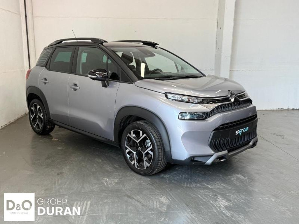 53317065-2.jpg