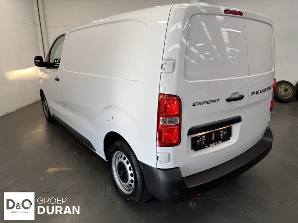 53386073-3.jpg