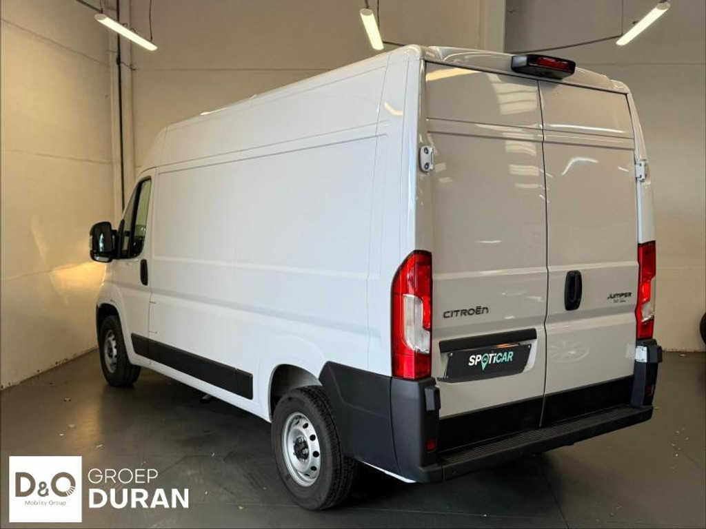 54086348-3.jpg