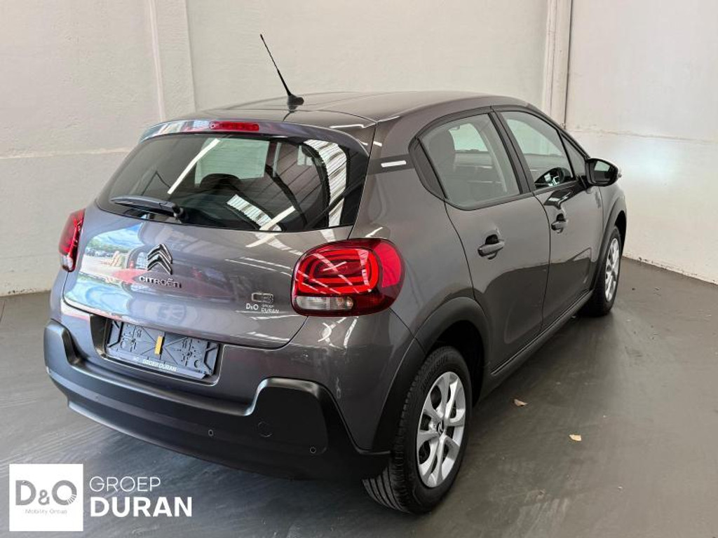 54744868-3.jpg