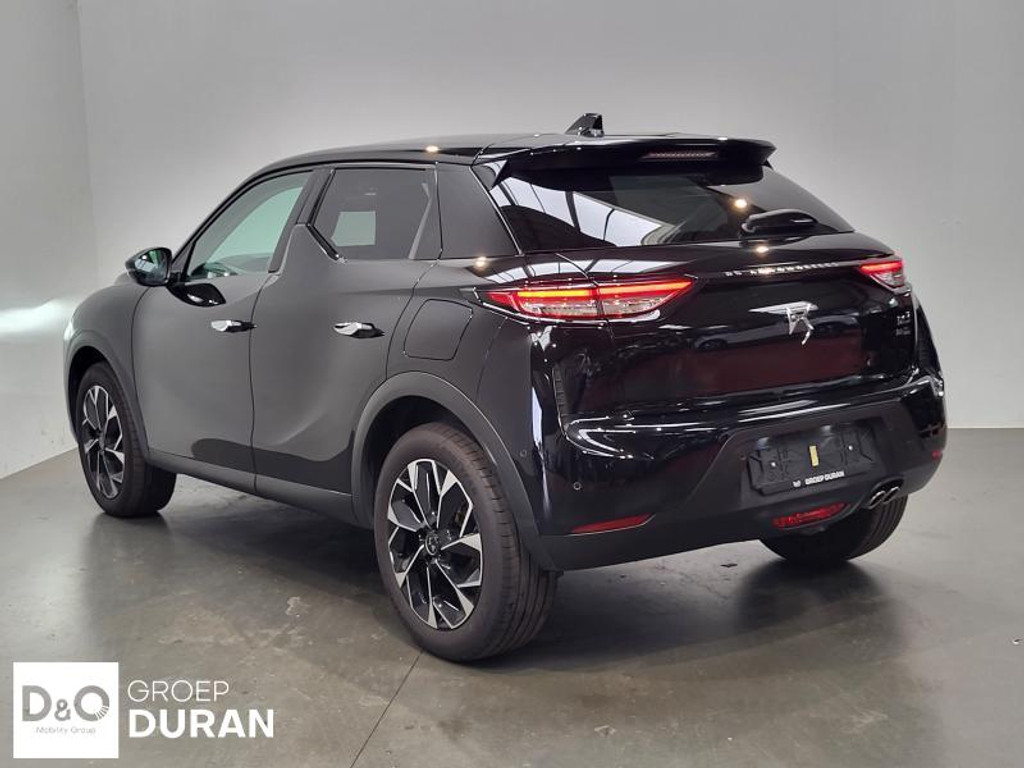 56396801-2.jpg
