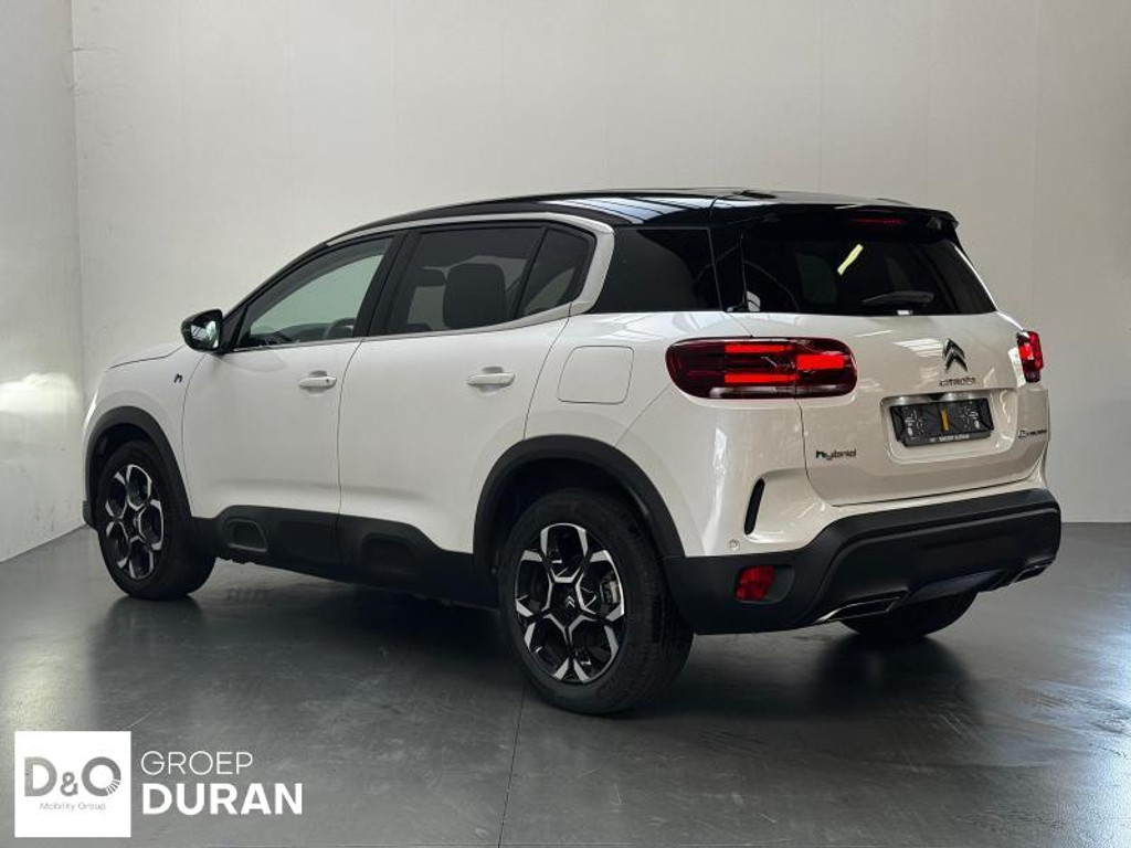 56638289-3.jpg