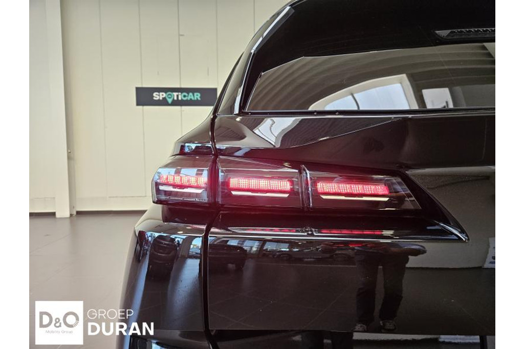 57419552-3.jpg